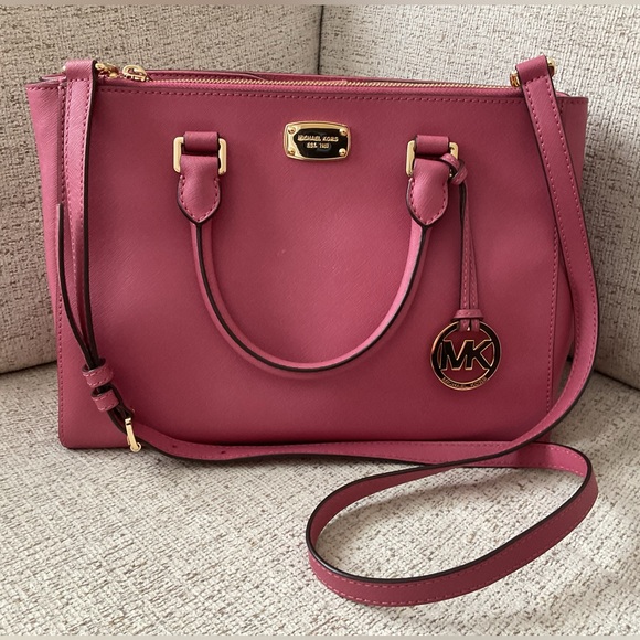 Michael kors medium size satchel bag. - Picture 1 of 2